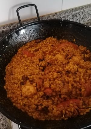 Una foto de Arroz al pulpo y gambón