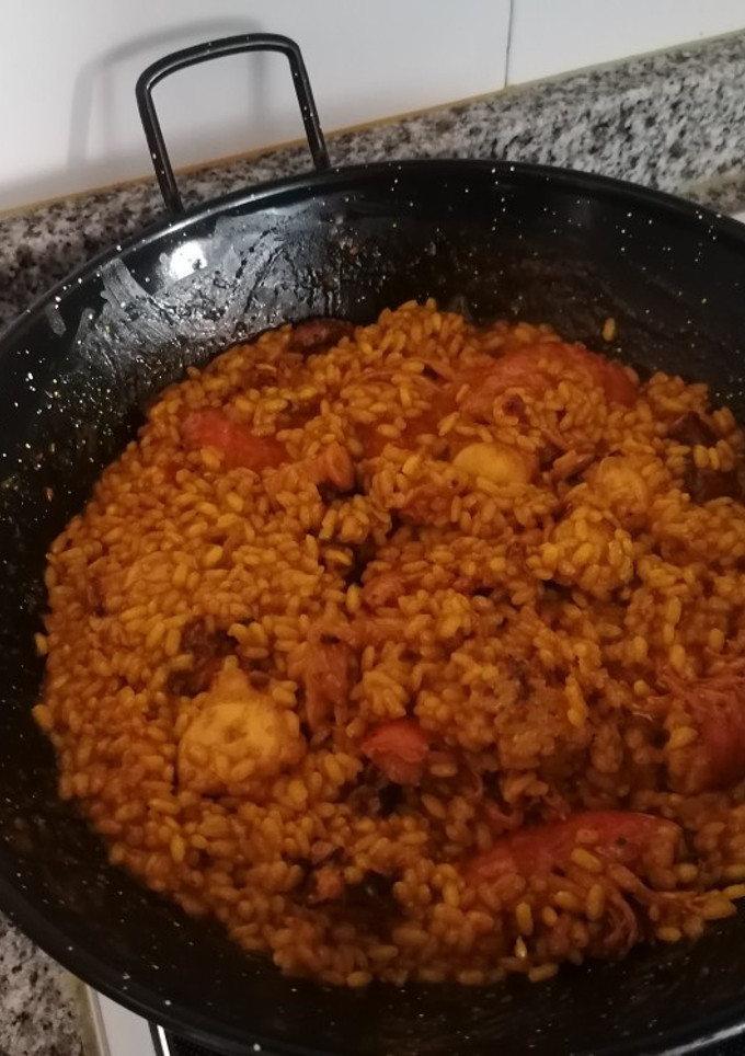 Una foto de Arroz al pulpo y gambón
