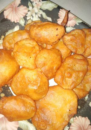 A picture of Aloo pakora.