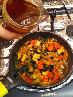 Una foto de Pollo con verduras a la miel!!
