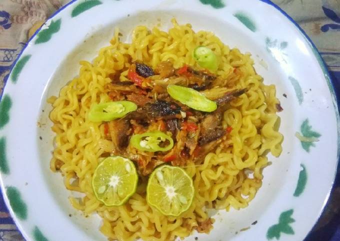 Rahasia Membuat Mie Goreng Toping Tuna, Sempurna