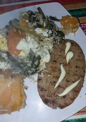 Una foto de Mila de soja con vegetales, huevo y arroz integral💕