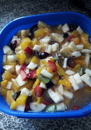 Una foto de Ensalada de fruta bien light