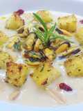 Crema di cannellini e arachidi con cozze e crostini al rosmarino