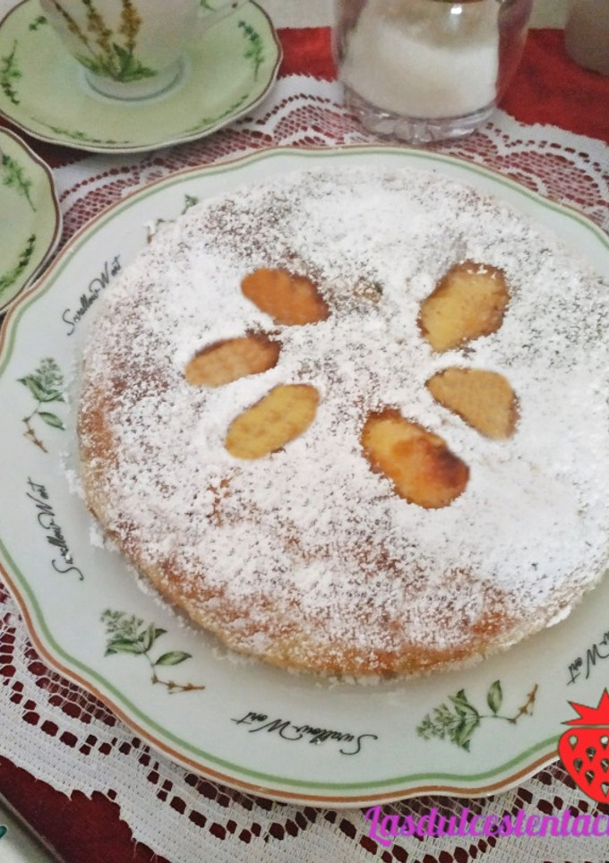 Una foto de Bizcocho de manzana en sartén