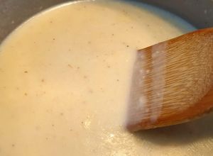Besamel mártás glutén- és laktózmentesen recept fotója