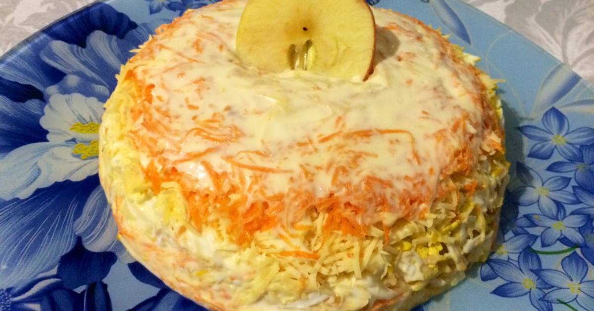 Салат «Нежность» с яблоком, яйцами и сыром