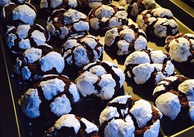 Steps to Make Favorite Chocolate Crinkle Cookies