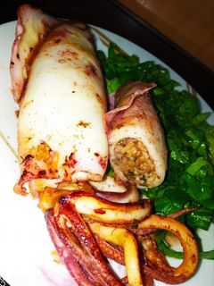 Φωτογραφία της συνταγής Καλαμάρια γεμιστά με ρύζι