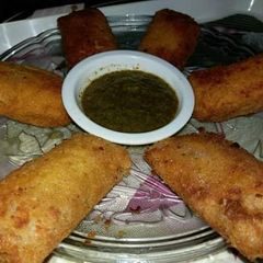 A picture of Bread paties.