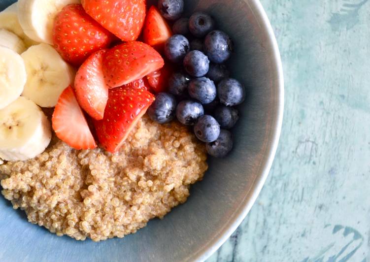 Simple Way to Prepare Ultimate Quinoa Banana Berry Bowl