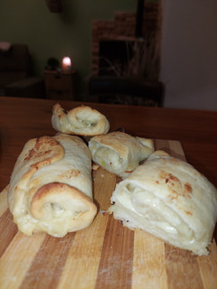 Una foto de Pancitos rellenos de queso y ajo