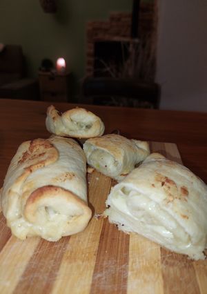 Una foto de Pancitos rellenos de queso y ajo