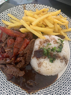 Una foto de Lomo Saltado