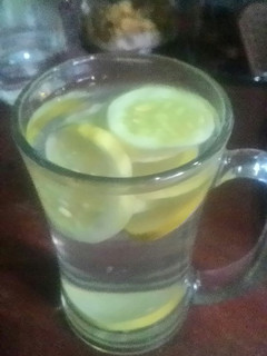 Foto resep Infuse water mentimun & lemon..