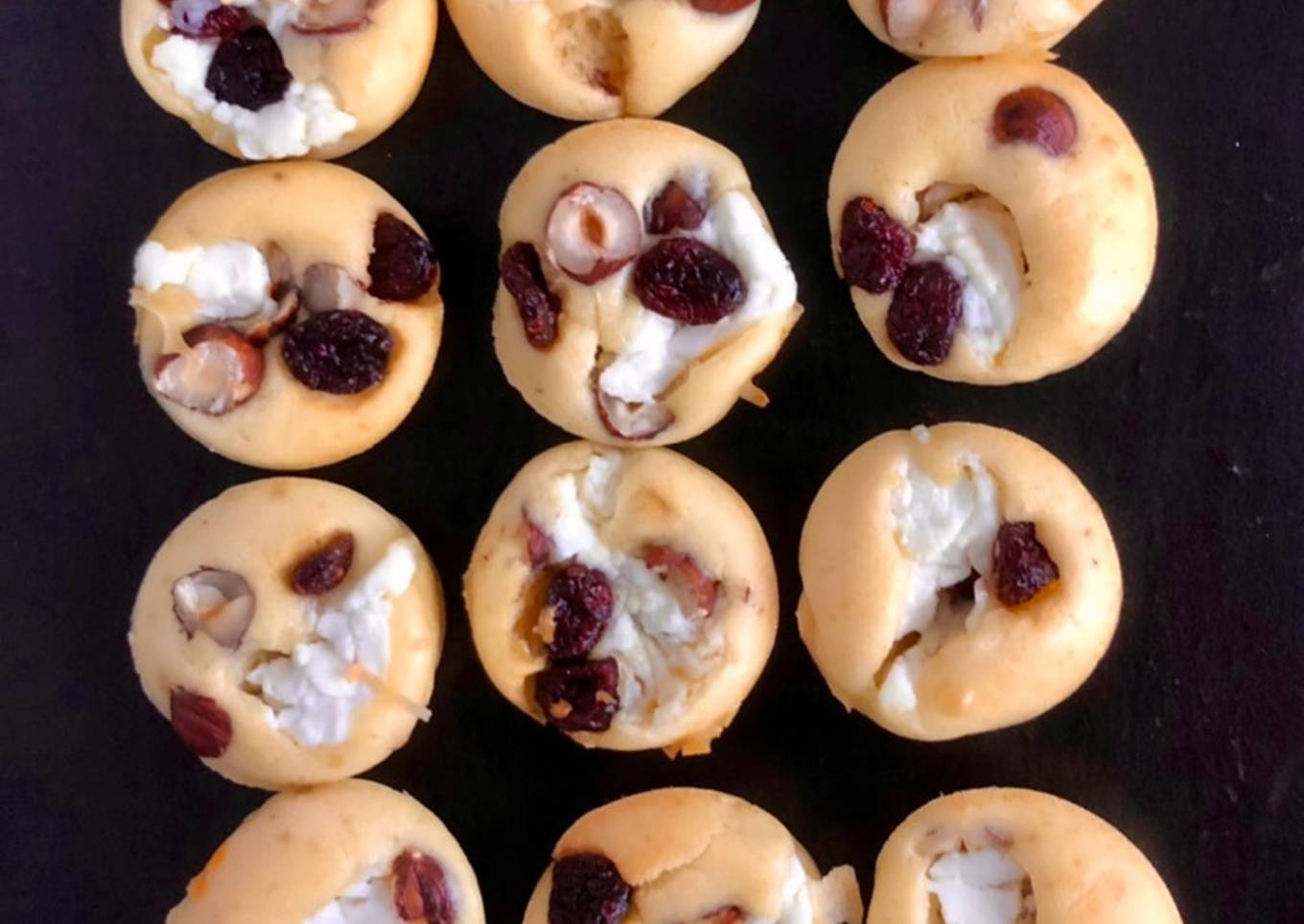 Mini cakes chèvre noisettes et cranberries