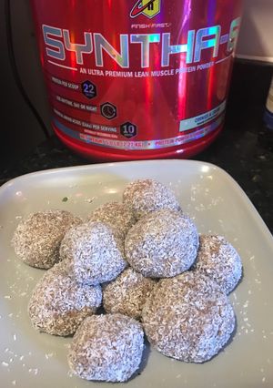 Una foto de Bolitas dulces híperproteícas