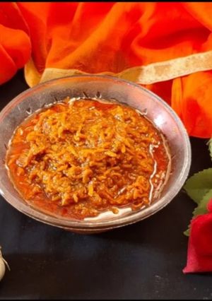 ताजी हल्दी का लहसूनी अचार रेसिपी मुख्य फोटो