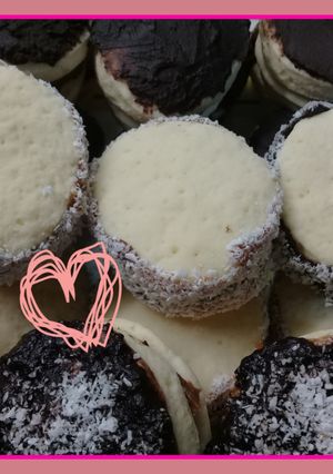 Una foto de Alfajorcitos de maizena y chocolate