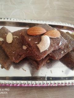રાગી સુખડી (Ragi sukhdi Recipe in Gujarati) રેસીપી મુખ્ય ફોટો