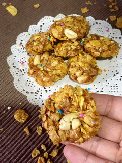 A picture of Instant cornflakes cookies.