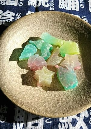 A picture of How to make ediable jewely``Kohakuto``.