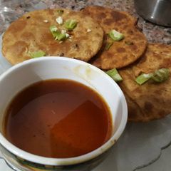 A picture of Peas Puri.