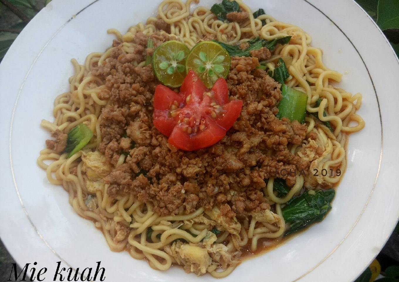 Mie kuah topping ayam cincang