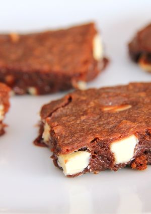 Nutellás-fehér csokoládés brownie recept fotója