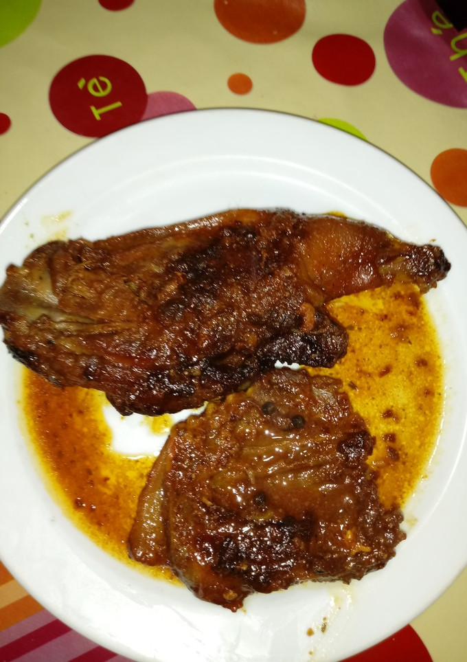Una foto de Cochinillo al ajo y orégano en la cecofry 4 d