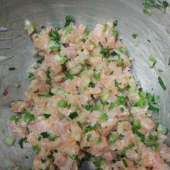 A picture of Salmon Tartare.