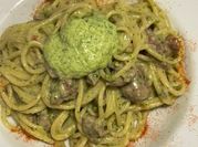 Una foto di spaghetti in padella