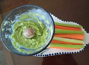 Una foto de Untable vegano express con palitos