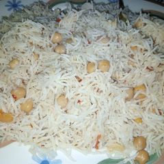 A picture of Chana pulao.