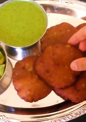 A picture of Sweet Potato Poori.