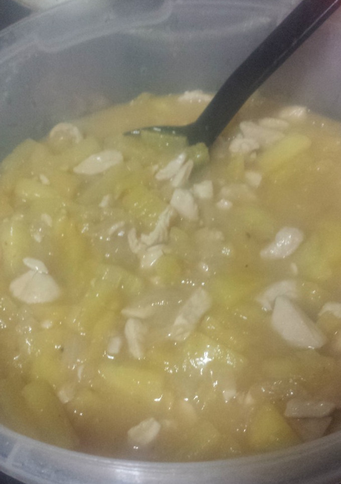 Una foto de Pollo con piña