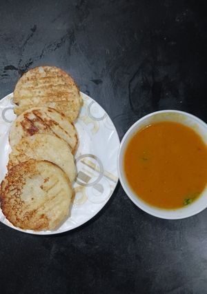 A picture of Farali cucumber Uttapam and Pumpkin Sambhar.
