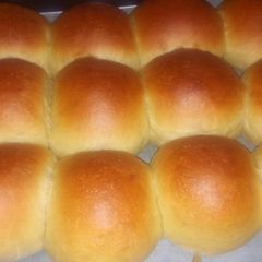 A picture of Dinner rolls.