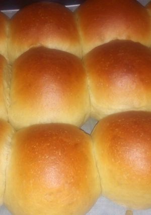 A picture of Dinner rolls.