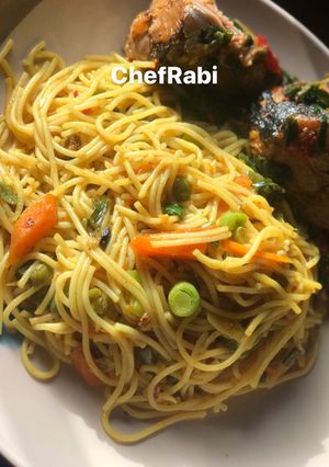 A picture of Stir fry spaghetti.