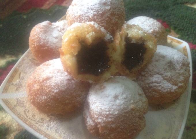 Bola tape singkong keju is I coklat yummy.