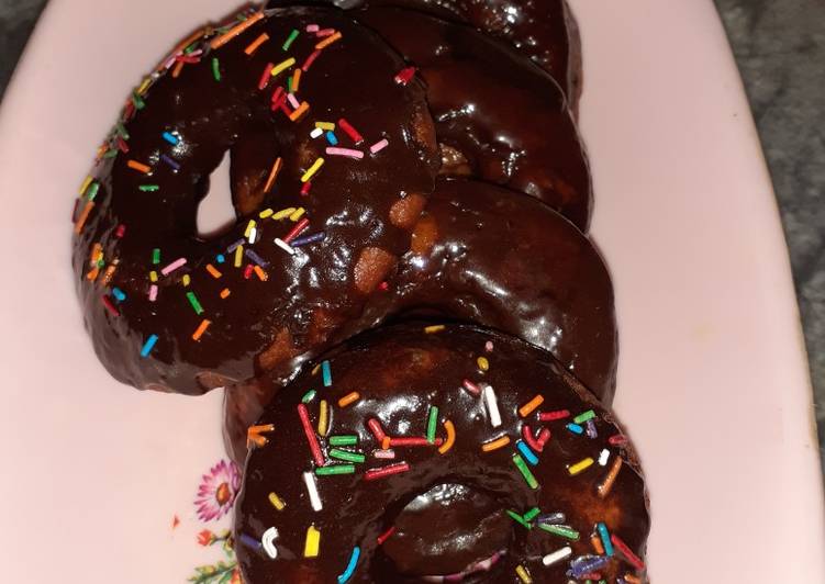 Simple Way to Prepare Homemade Chocolate icing doughnuts