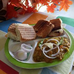 A picture of Pav bhaji.