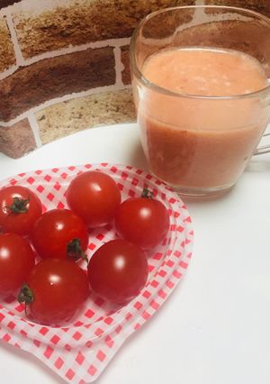 Una foto de Batido de Tomatitos Baby y Frutas 🍅🍌🍍🍊🍋