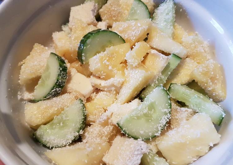 Ensalada Nórdica de Piña, Pepino y Coco 🇮🇸