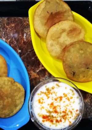 तुरीच्या ओल्या हिरव्या दाण्यांची कणकेच्या कचोरी (turiche herve dananchi kachori recipe in marathi) रेसिपी चे मुख्य फोटो 