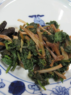 老菜脯煮牛防風(野菜之一) 的食譜成品照片