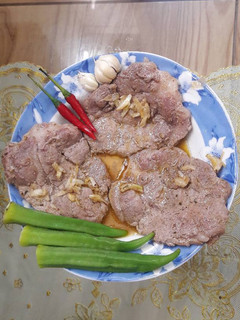 Hình của món Nạc dăm heo áp chảo vị cajun.