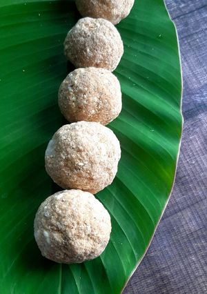 ছাতুর নাড়ু। রেসিপির প্রধান ছবি