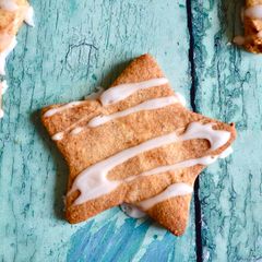 A picture of Cinnamon Biscuits.